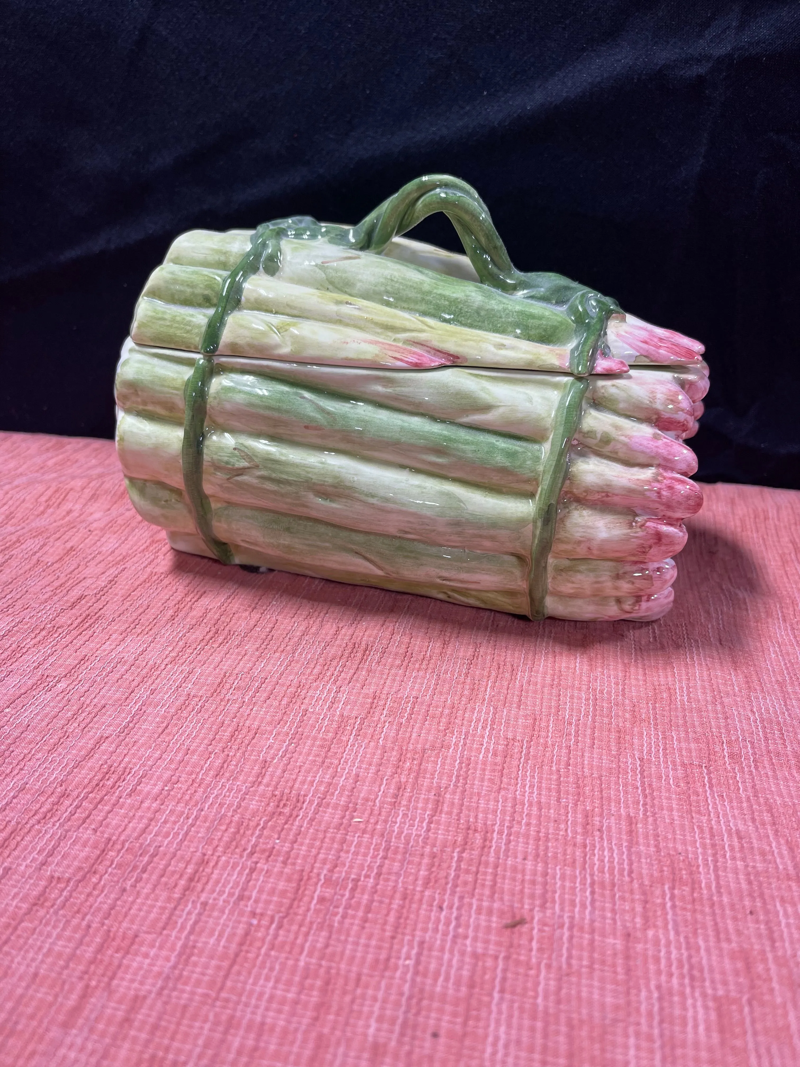 Asparagus Dish with Lid