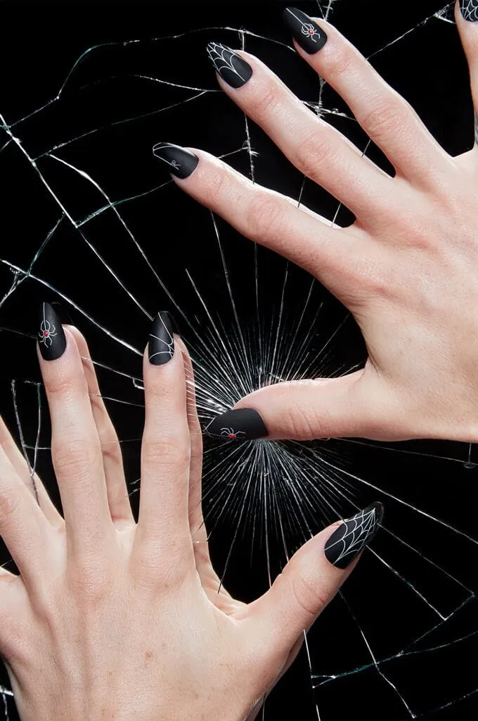 Black Widow - Press On Nails