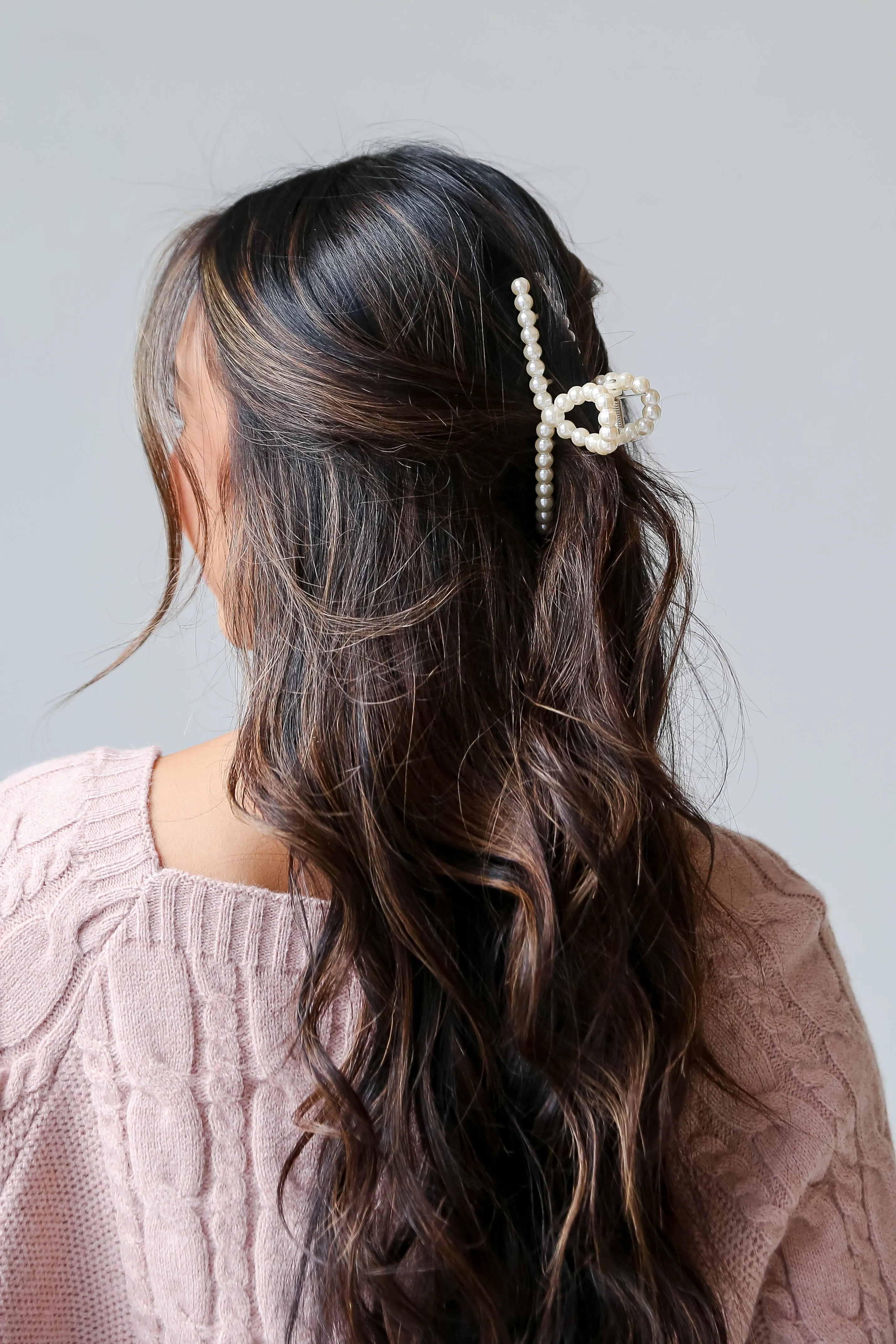 Emily Pearl Claw Hair Clip