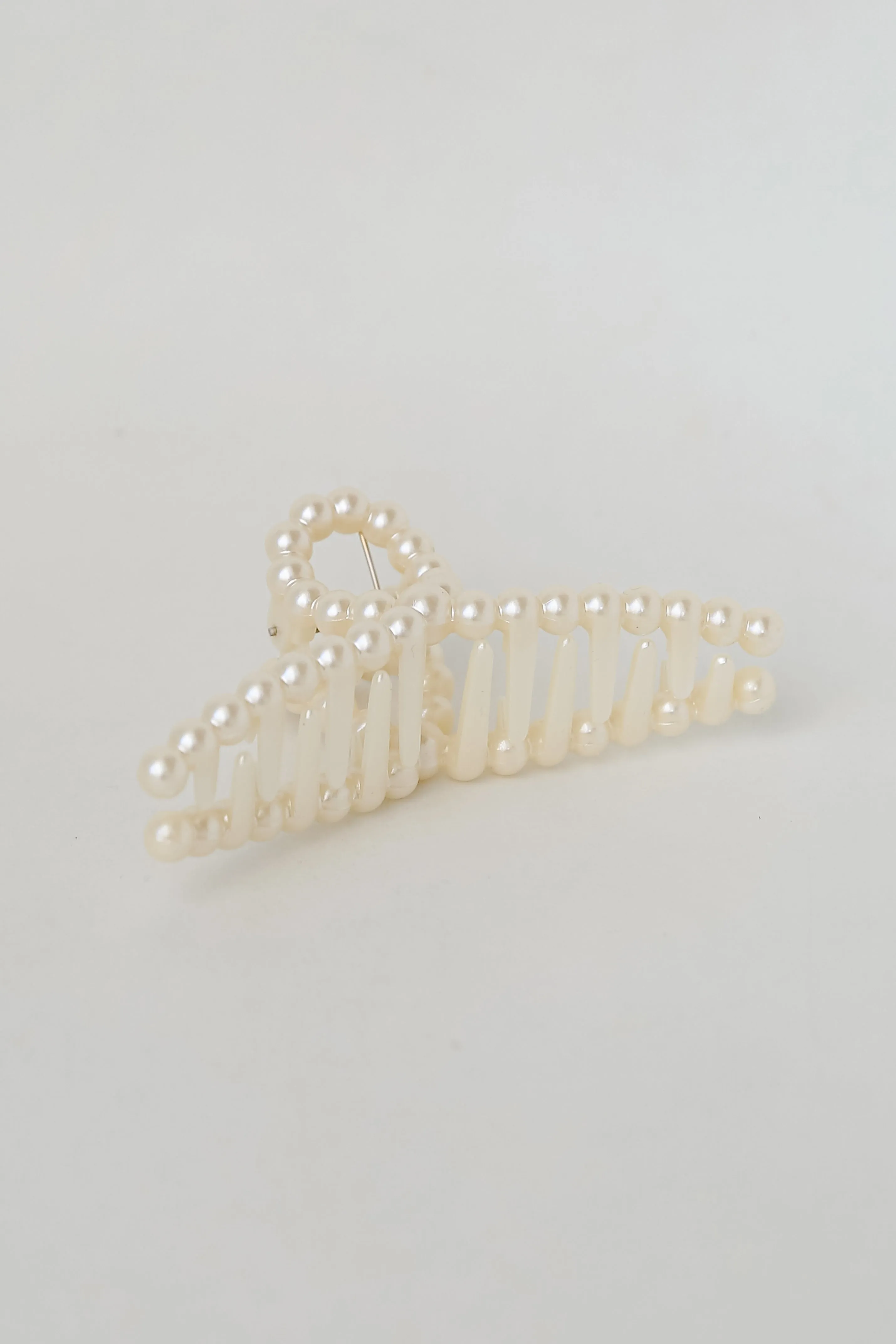 Emily Pearl Claw Hair Clip