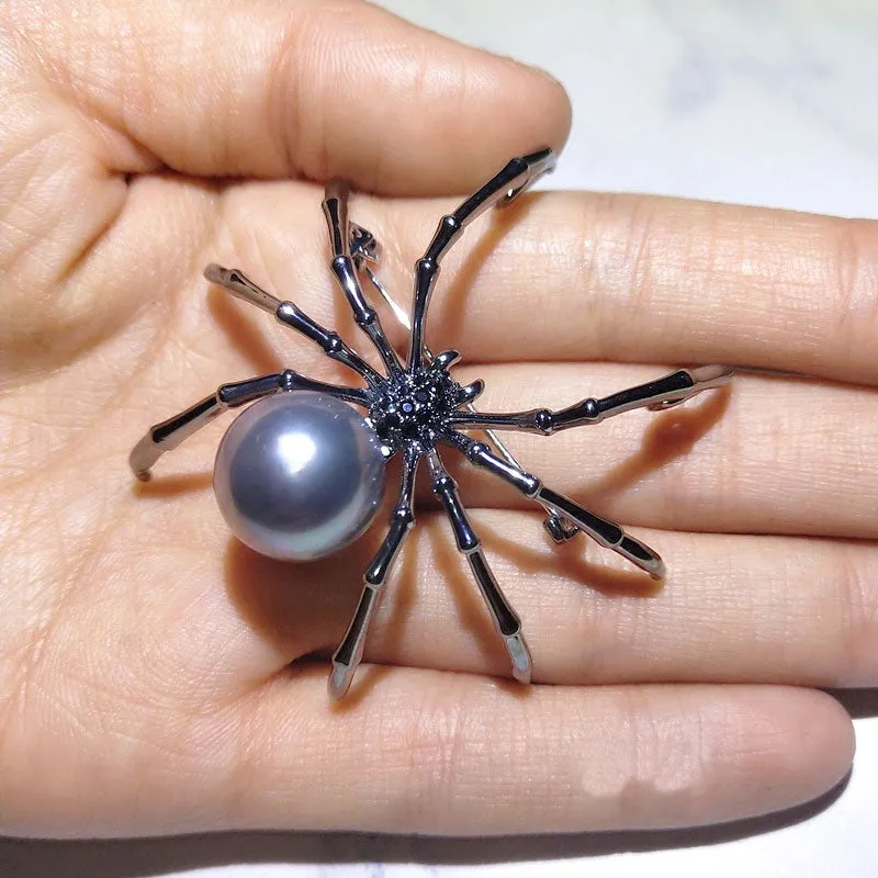 Luxurious Exaggerated Spider Brooch