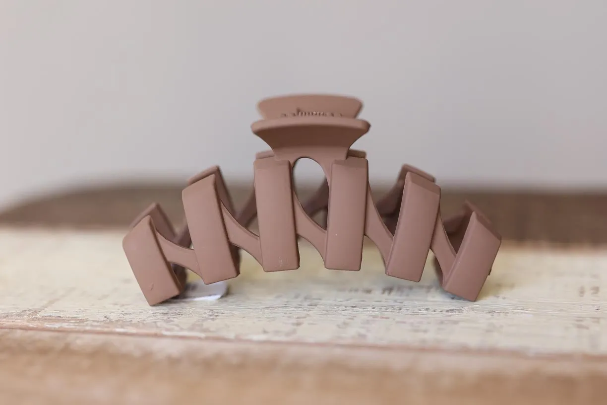 Mocha ZigZag Hair Claw Clip