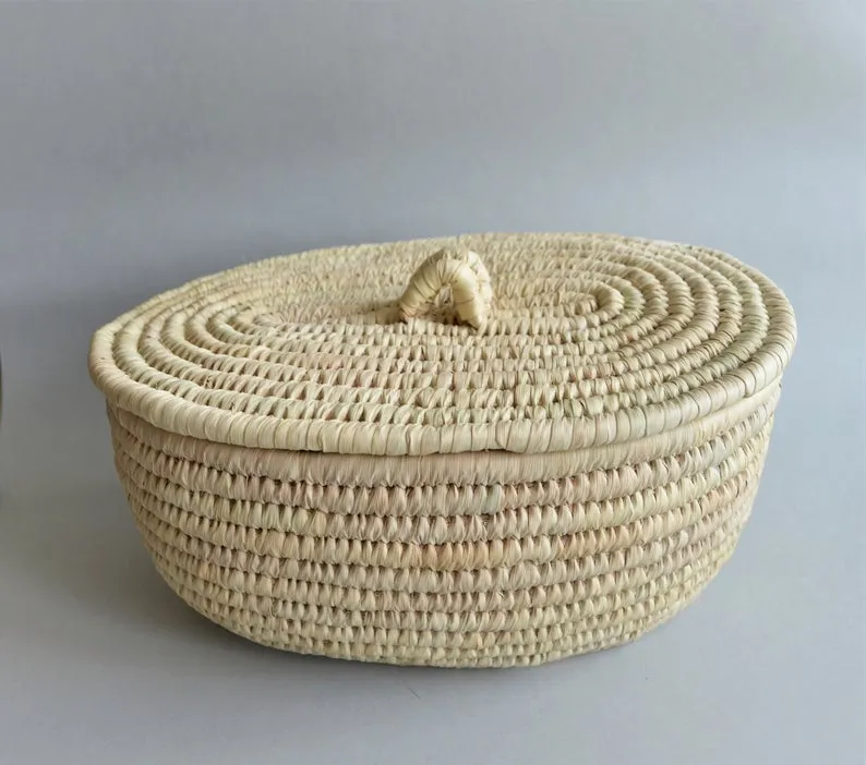 White Woven wicker basket with a fitted lid for all storage